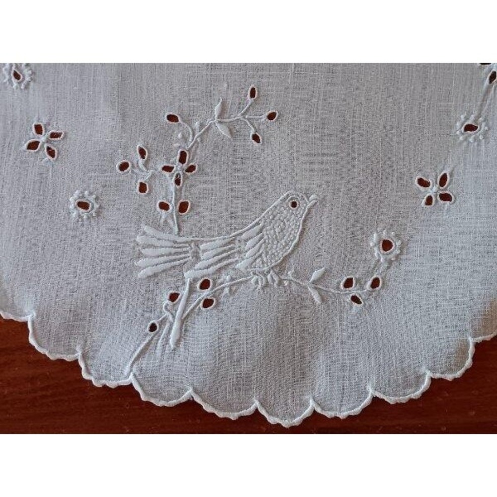Vintage Linen Table Runner Madeira White Birds Embroidery Tray Doily Bird